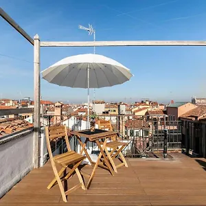 https://ovosodo-apartaments-3-attico-ve.hotelslidodijesolo.com