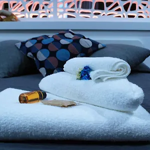 https://costantino-terzo-residence.it-romehotels.com
